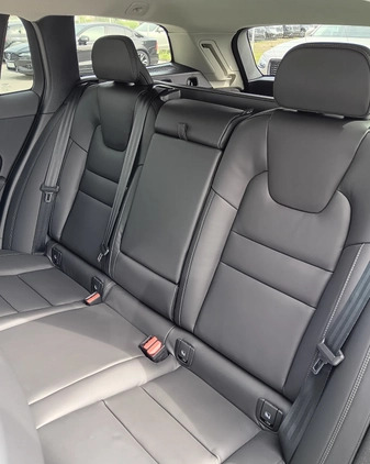 Volvo V60 cena 220999 przebieg: 10, rok produkcji 2024 z Nowy Targ małe 92
